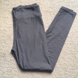 Lularoe leggings tall and curvy